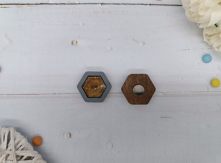 click here to view larger image of Magnetic Needle Holder - Hexagon (accessory)